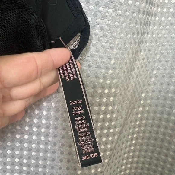 Victoria's Secret Black and Pink Lace Bombshell Bra Size 34C - Picture 3 of 3